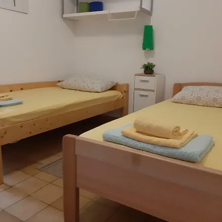 Mirta 1 Apartman Pavicini