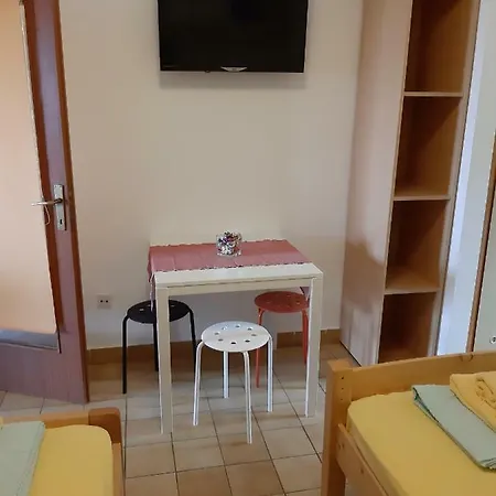 Apartment Mirta 1 *